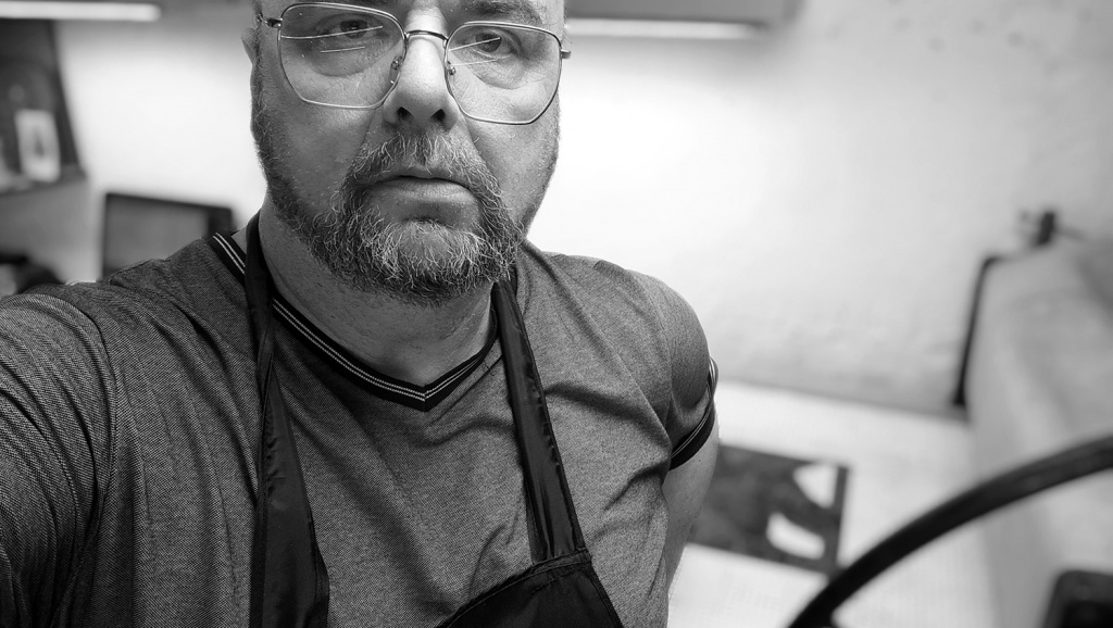 художник Юрий Бессмертный, Восток-Запад