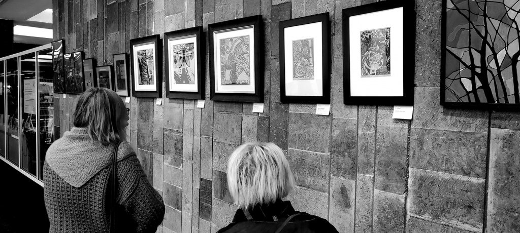 Восток-Запад